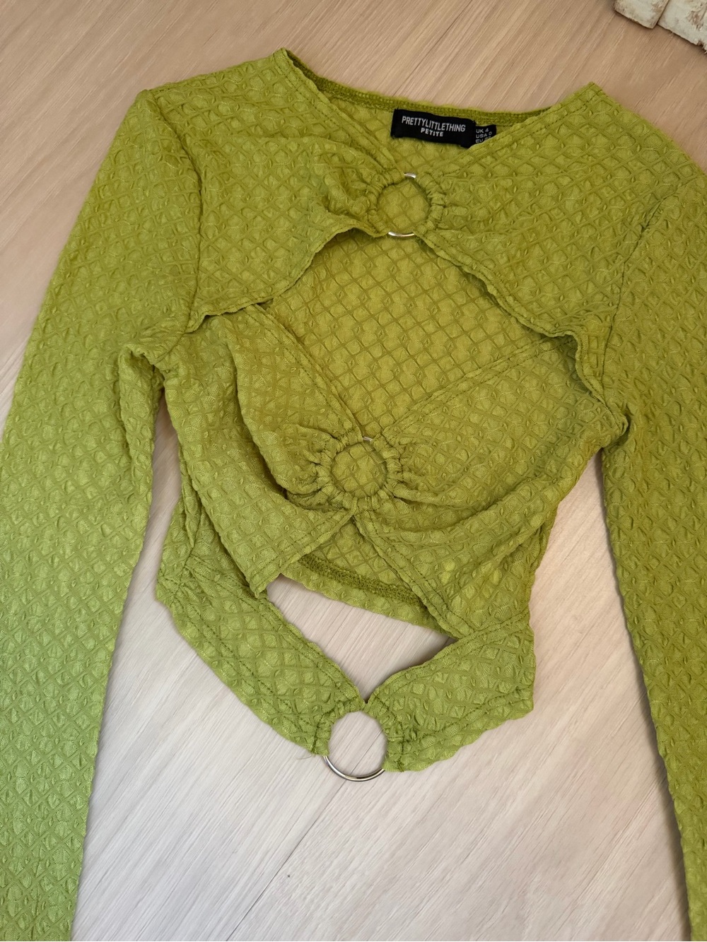 PrettyLittleThing Lime Green Textured Long Sleeve Ring-Front Crop Top